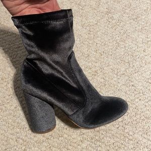 Steve Madden grey velvet booties